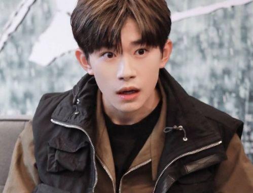 易烊千玺吃瓜娱乐,娱乐圈幕后故事大揭秘